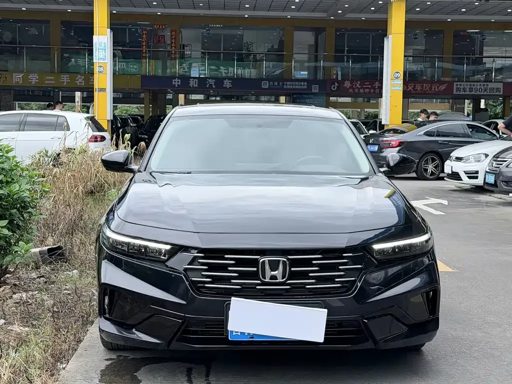 Honda Accord — фото 9
