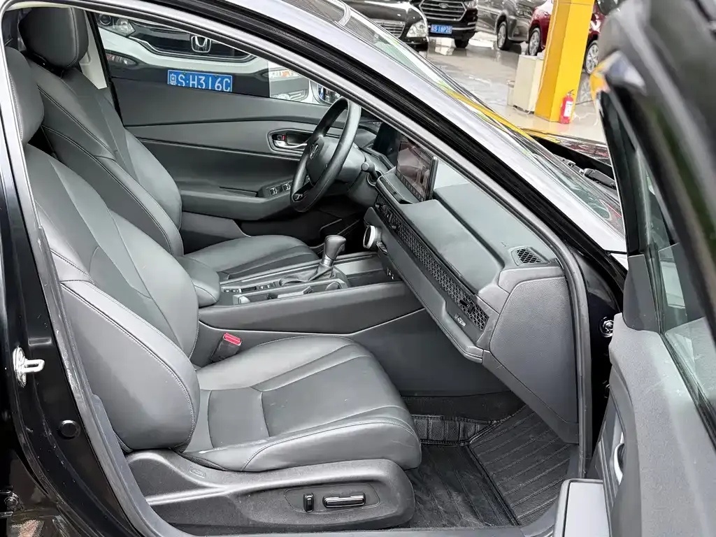 Honda Accord — фото 8