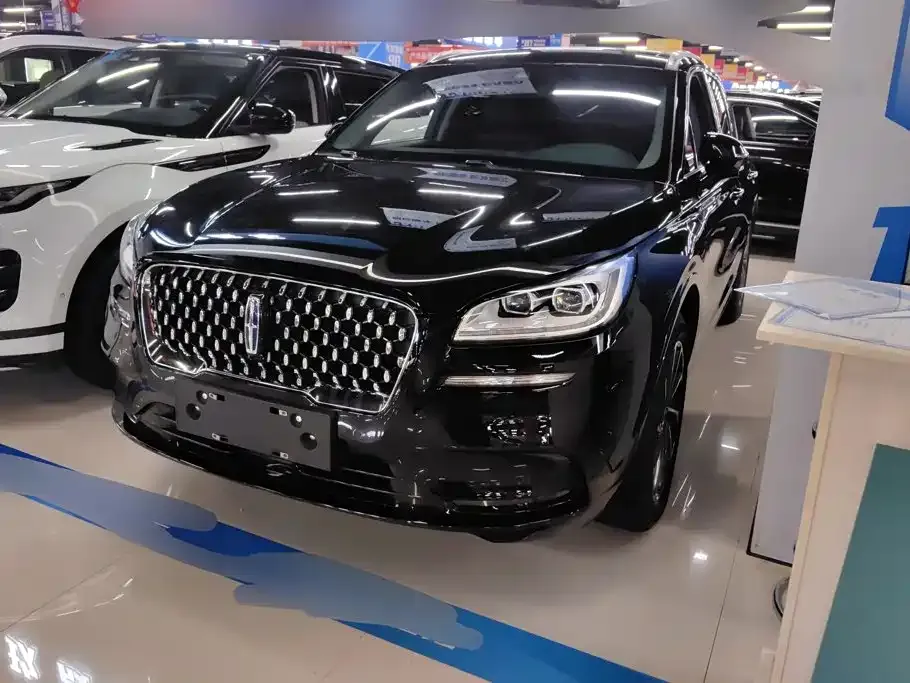 Lincoln Corsair Hybrid — фото 1