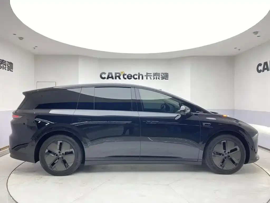 Li Auto Li i8 — фото 4