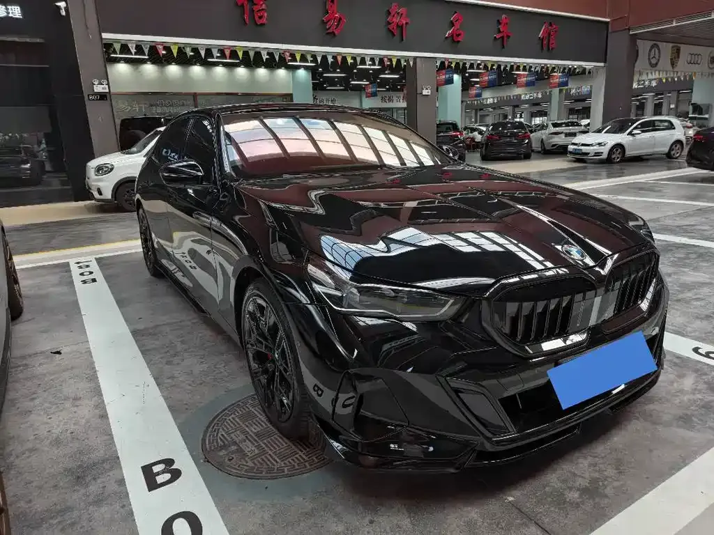 BMW 5 Series — фото 8