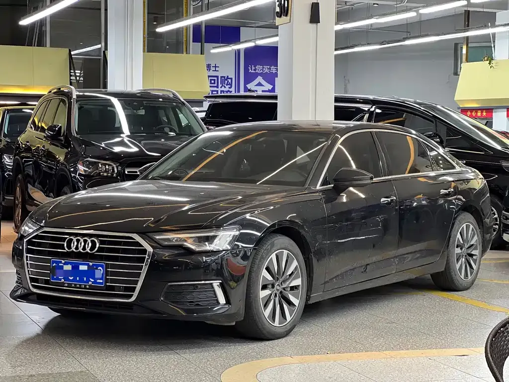 Audi A6L — фото 1