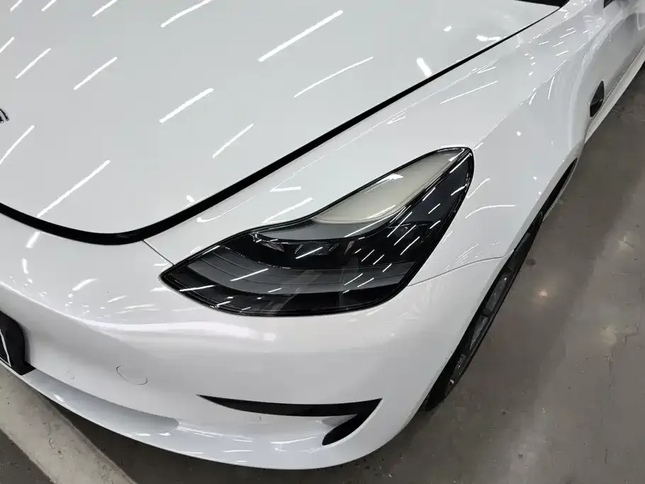 Tesla Model 3 — фото 10