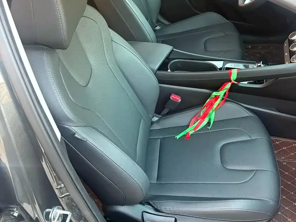 Hyundai Elantra — фото 3