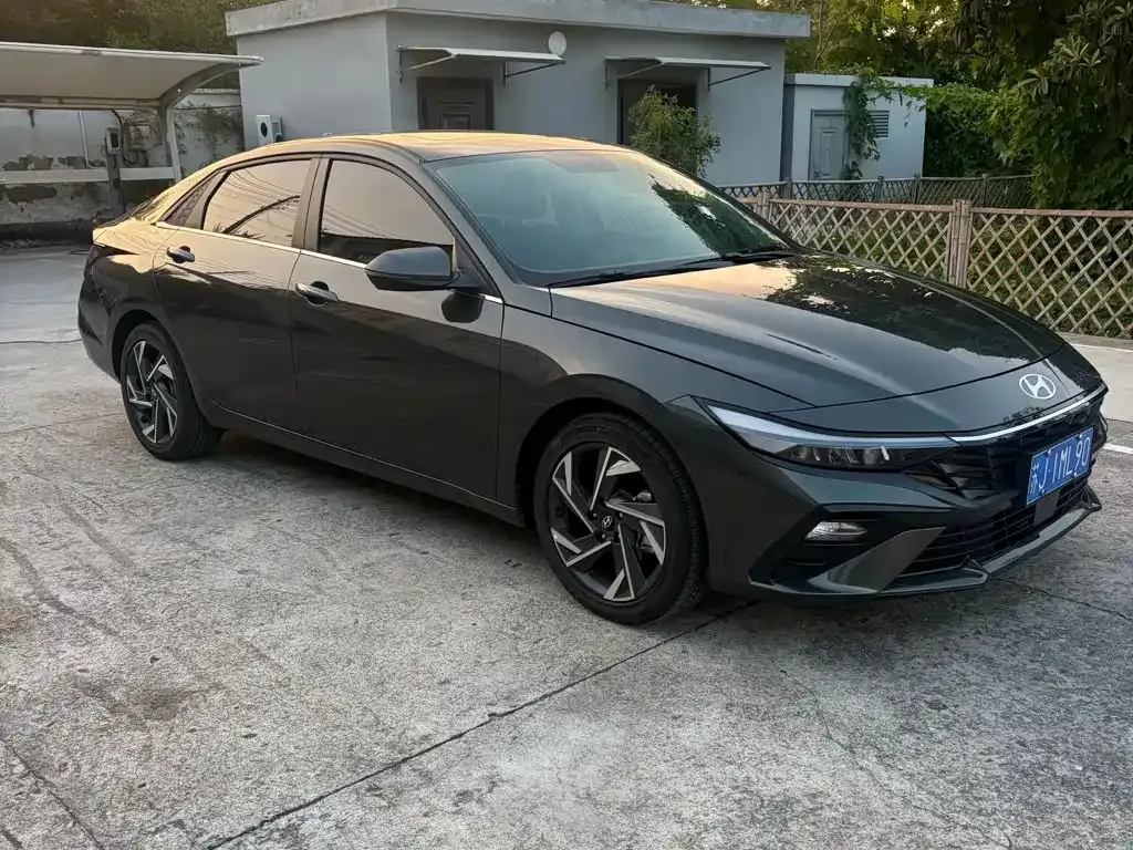 Hyundai Elantra — фото 8