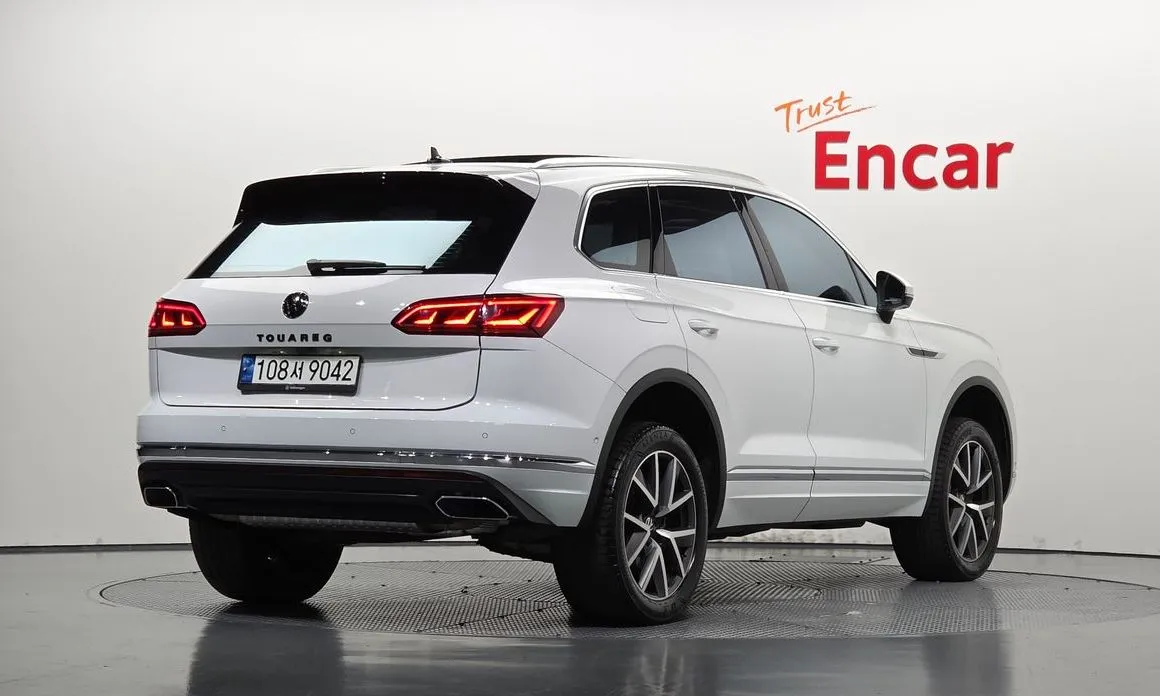 Volkswagen Touareg — фото 6