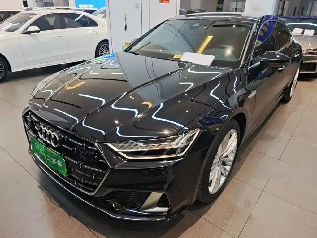 Audi A7L — фото 1