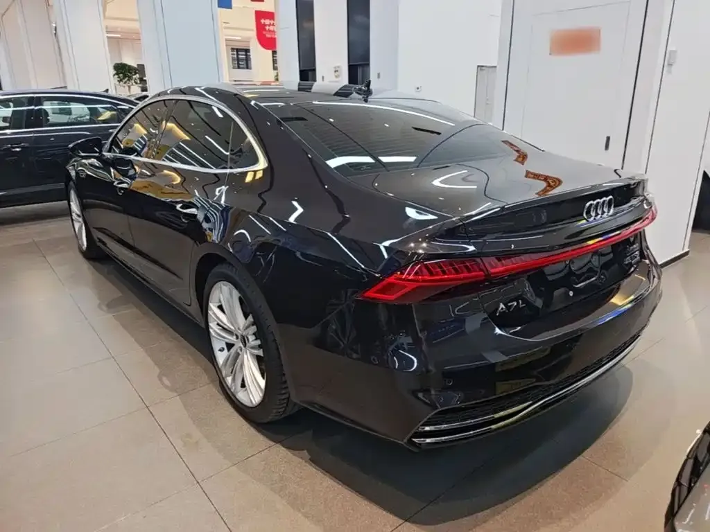 Audi A7L — фото 5