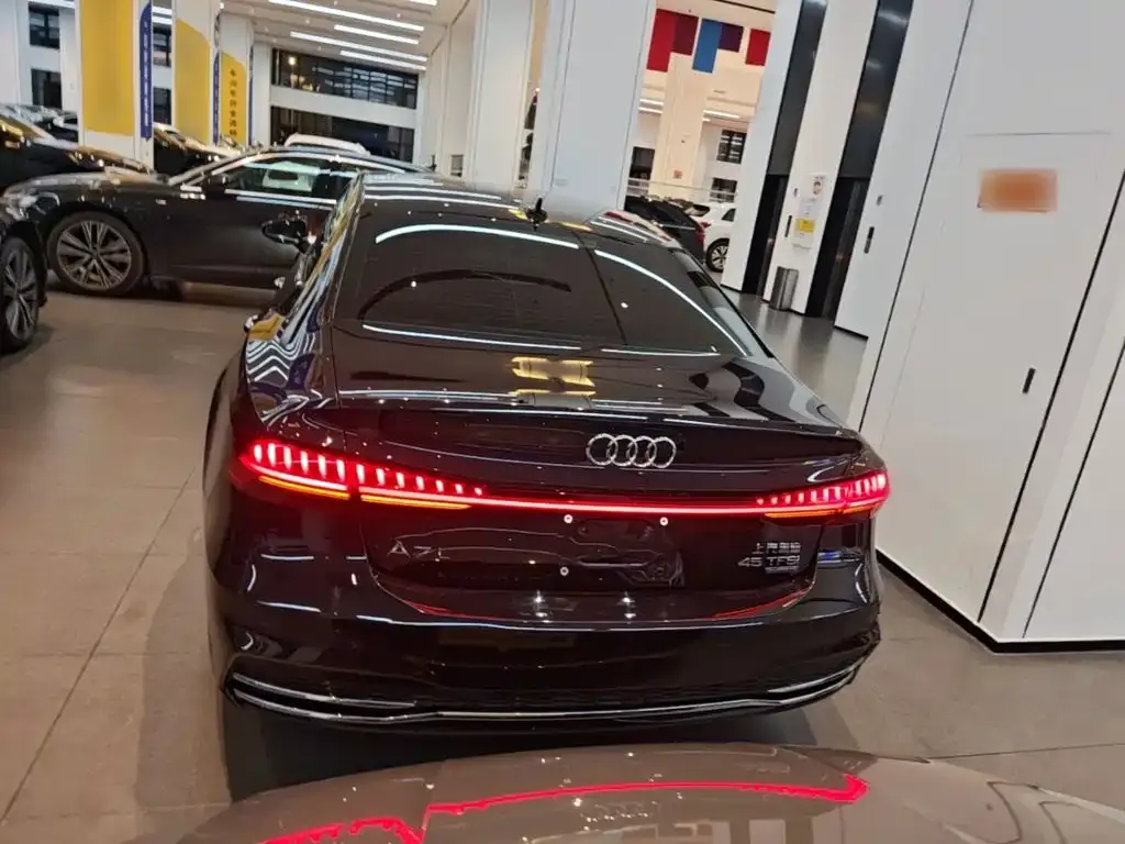 Audi A7L — фото 3