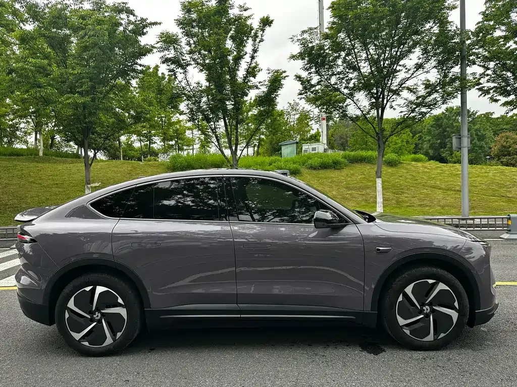 NIO EC6 — фото 10