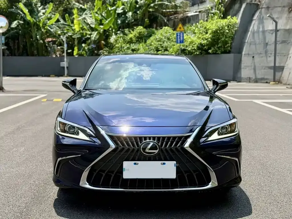 Lexus ES — фото 9