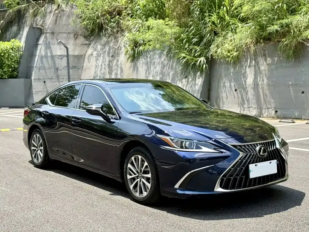 Lexus ES — фото 8