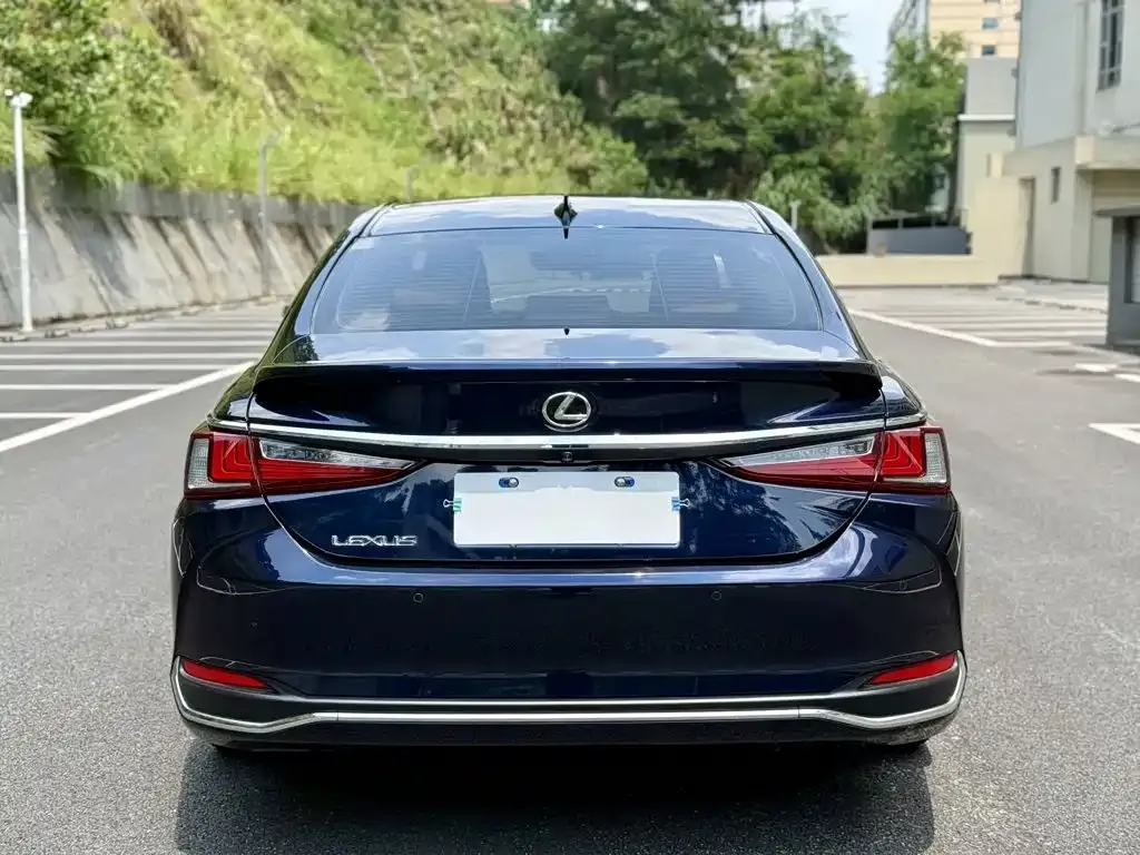 Lexus ES — фото 2