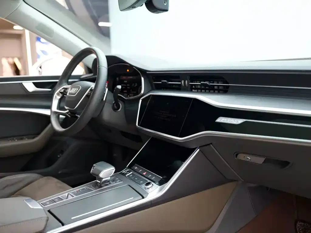 Audi A7L — фото 2