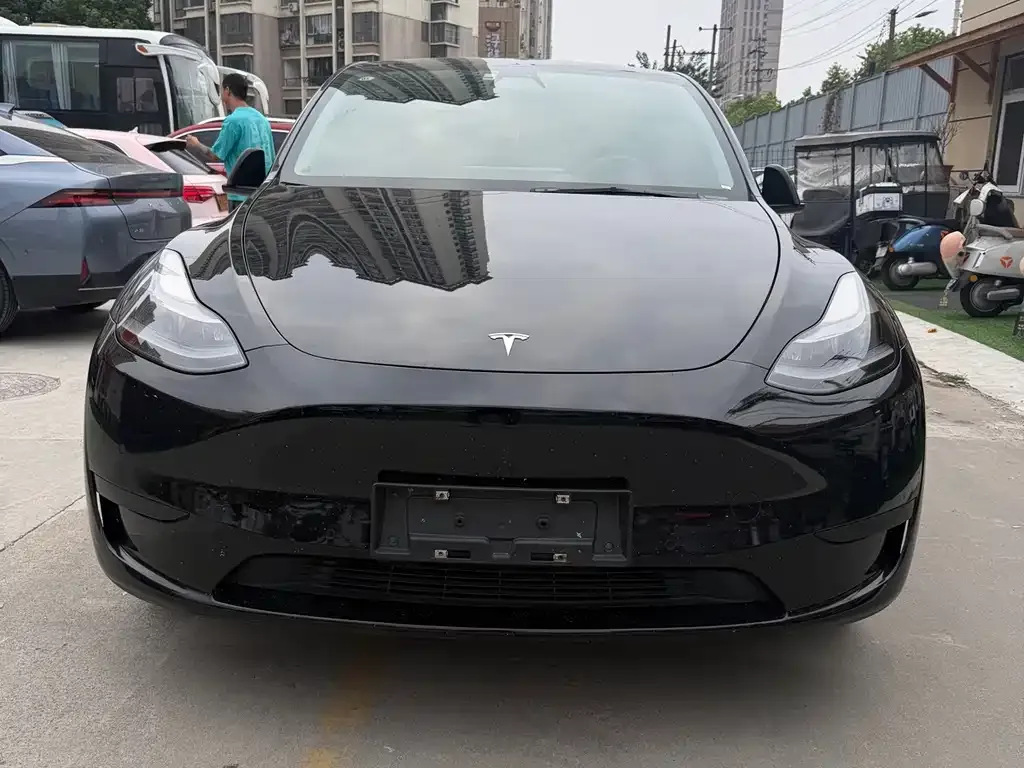 Tesla Model Y — фото 6