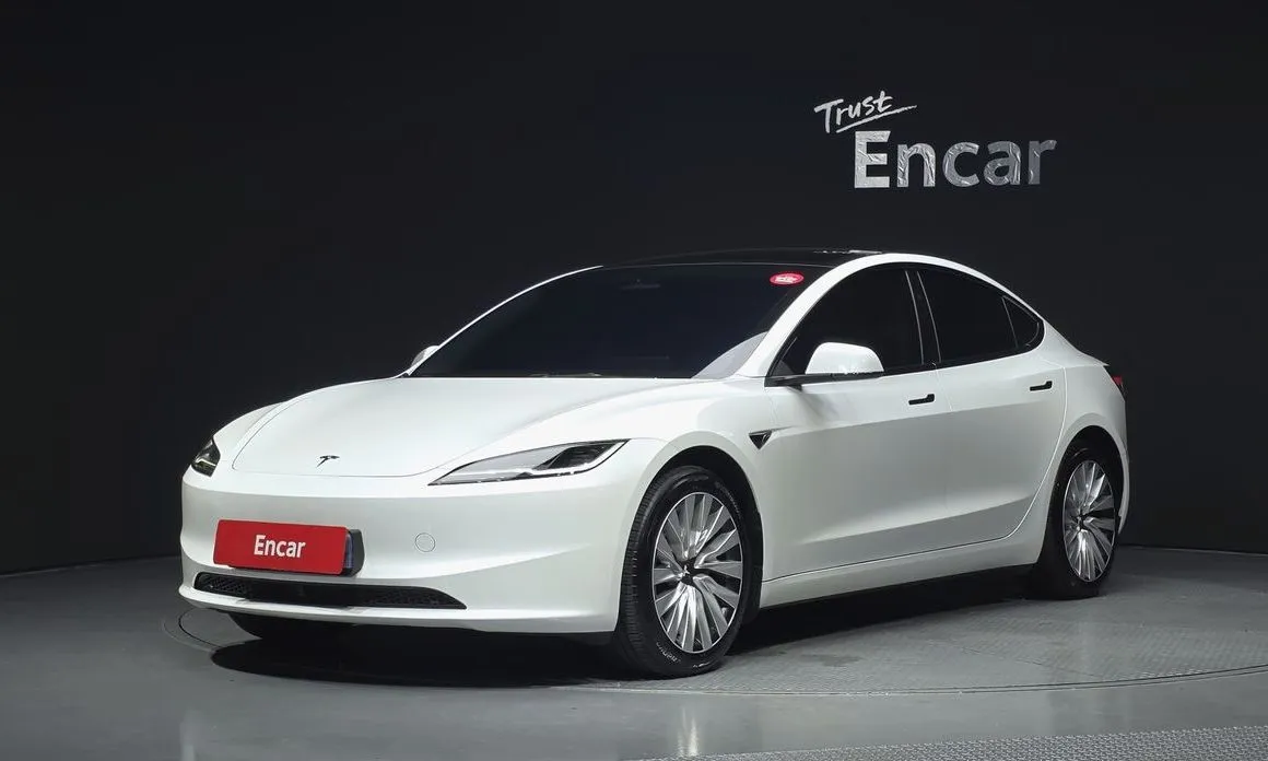 Tesla Model 3 — фото 1