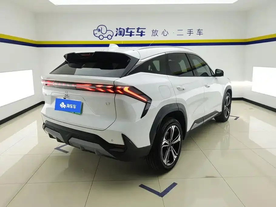 Geely Galaxy L7 — фото 6