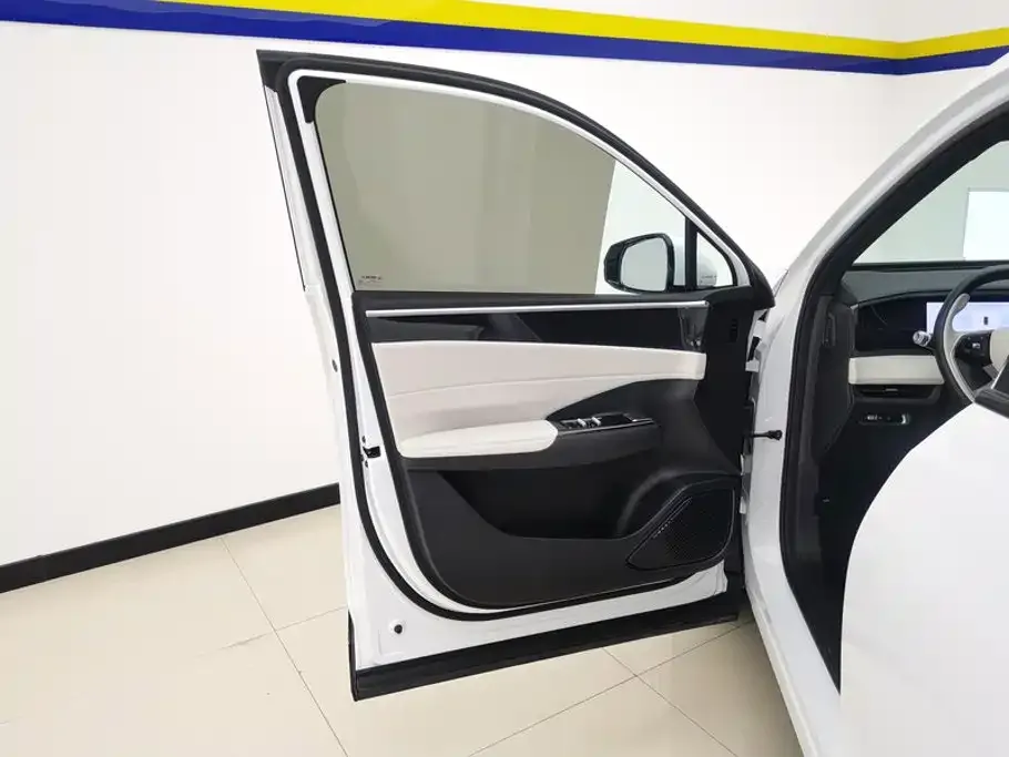 Geely Galaxy L7 — фото 10