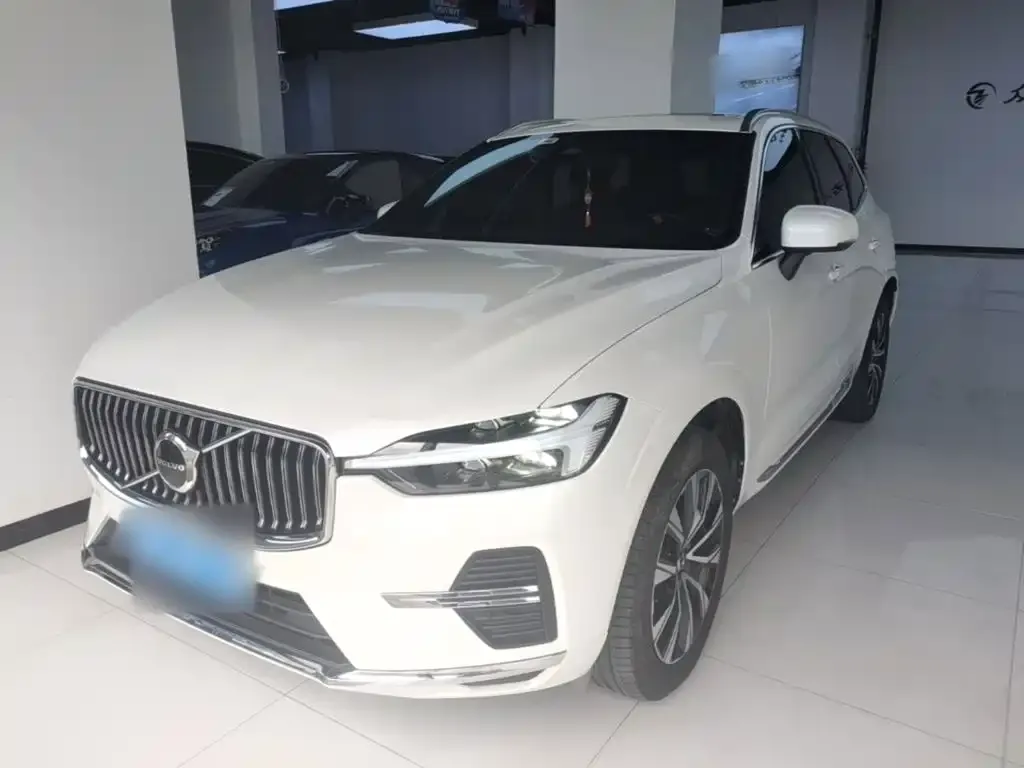 Volvo XC60 — фото 1