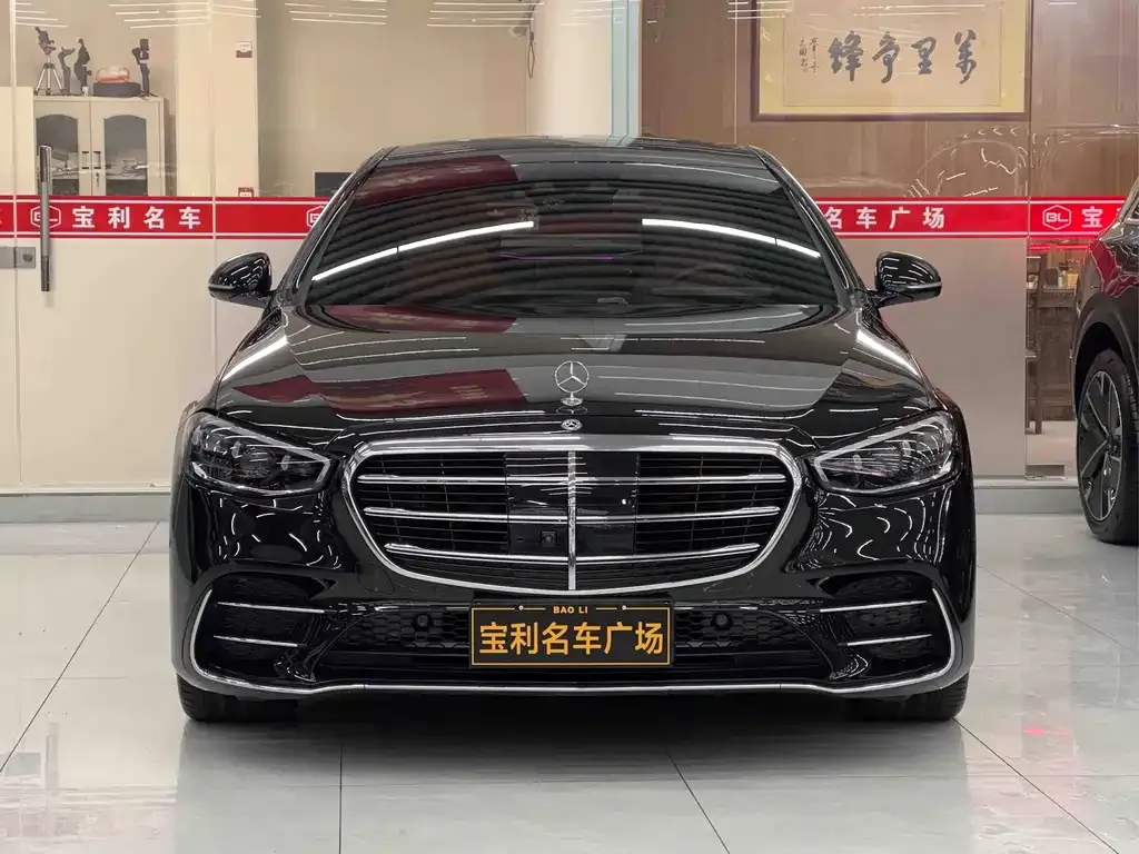 Mercedes-Benz S-Class — фото 1