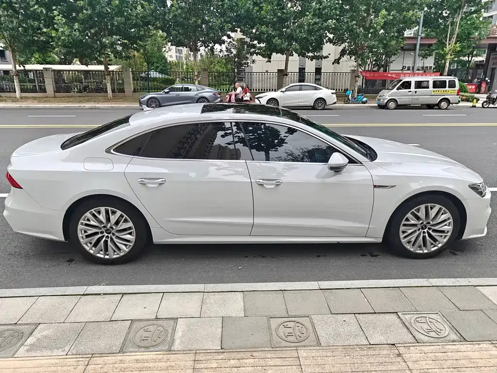 Audi A7L — фото 9