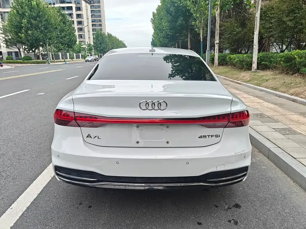 Audi A7L — фото 3