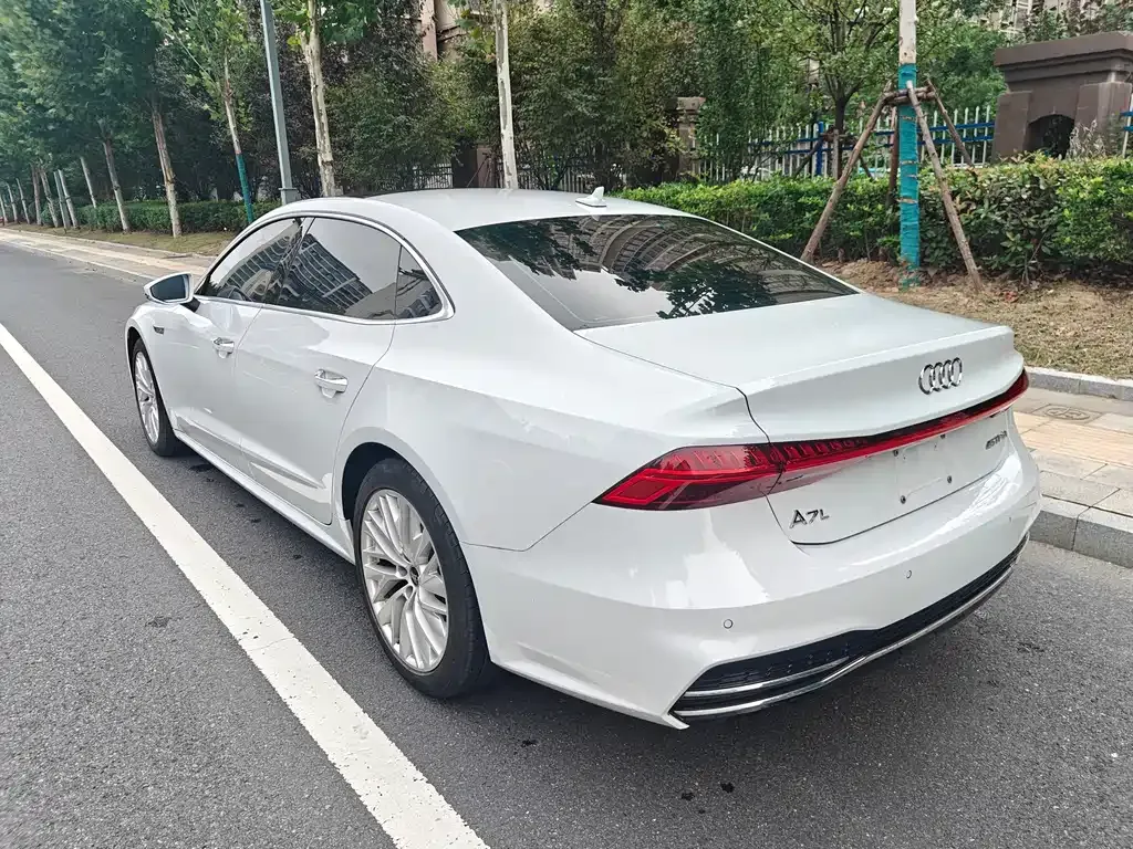Audi A7L — фото 8