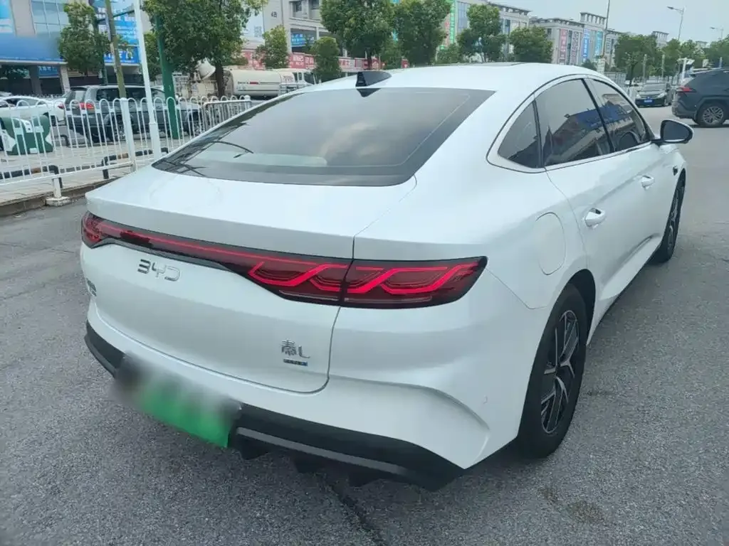 BYD Qin L — фото 6