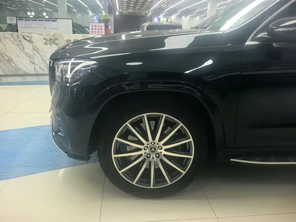 Mercedes-Benz GLS — фото 7