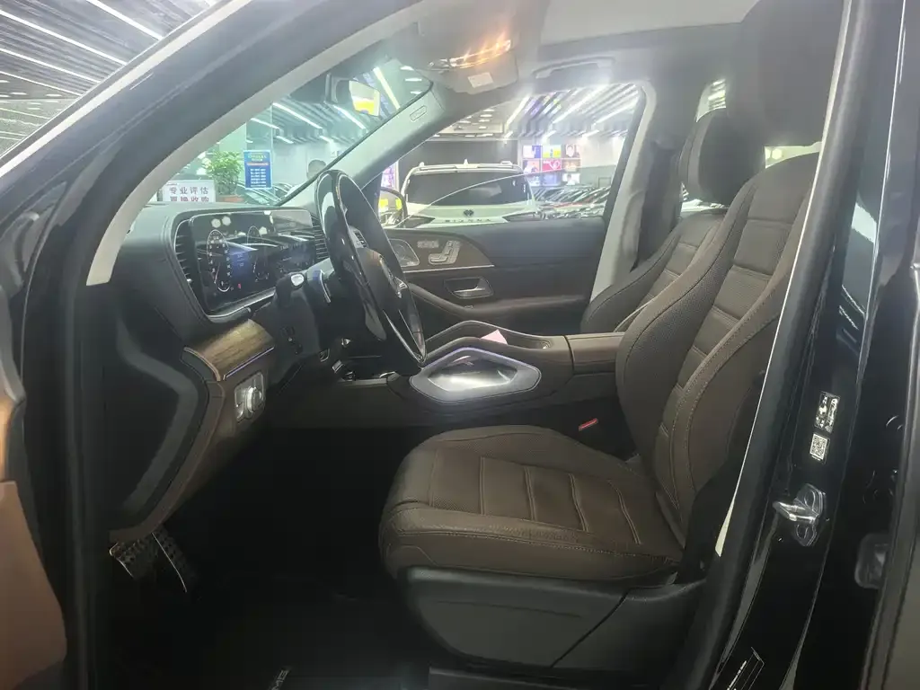 Mercedes-Benz GLS — фото 10