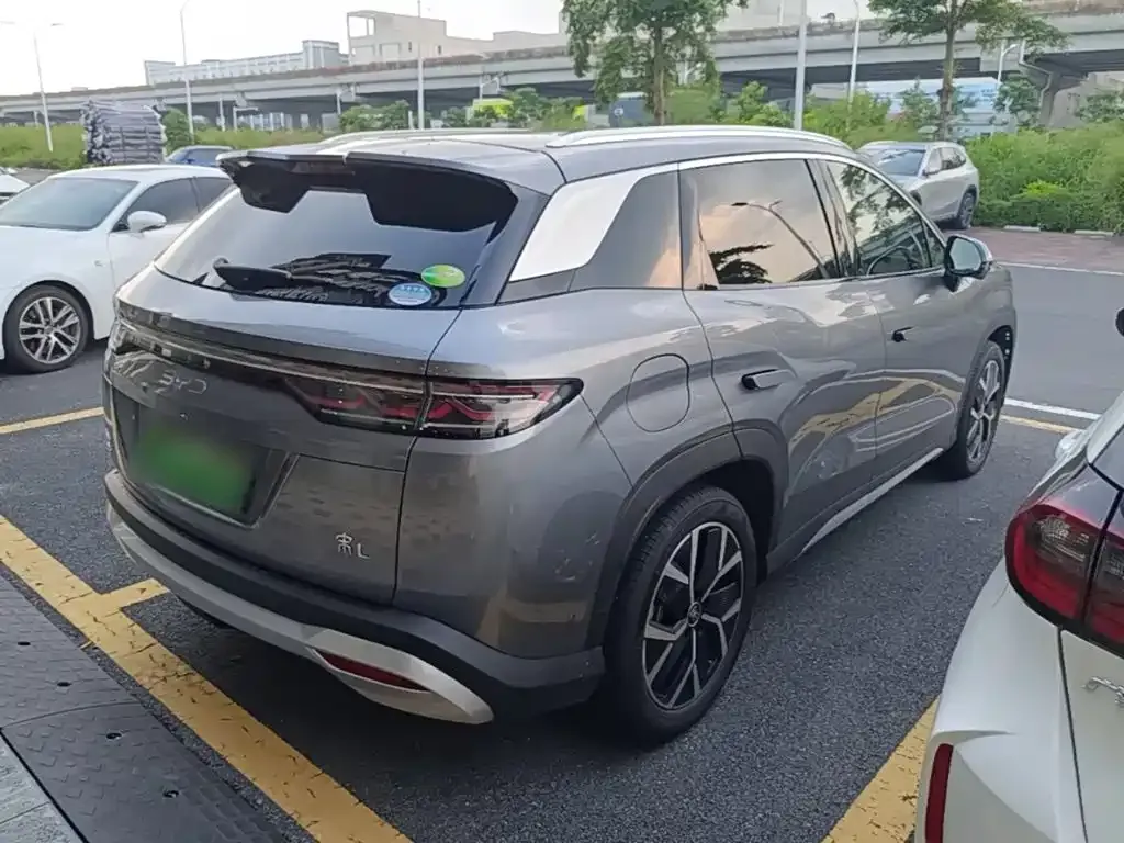 BYD L DM-i — фото 3