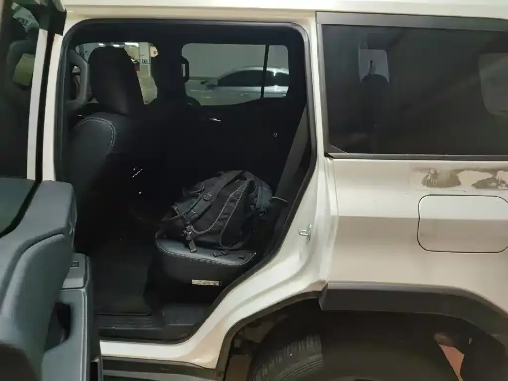 Toyota Prado — фото 2