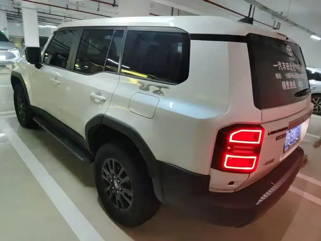 Toyota Prado — фото 3