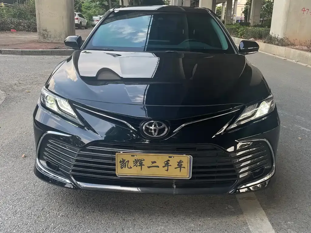 Toyota Camry — фото 9