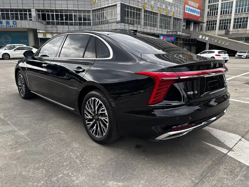 Hongqi H5 — фото 8