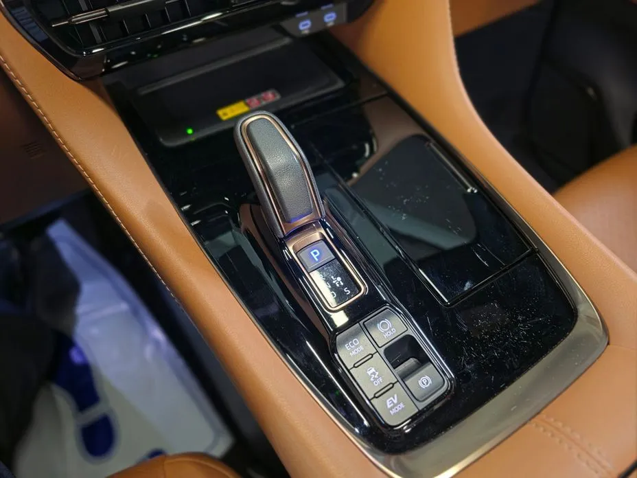 Toyota Alphard — фото 4