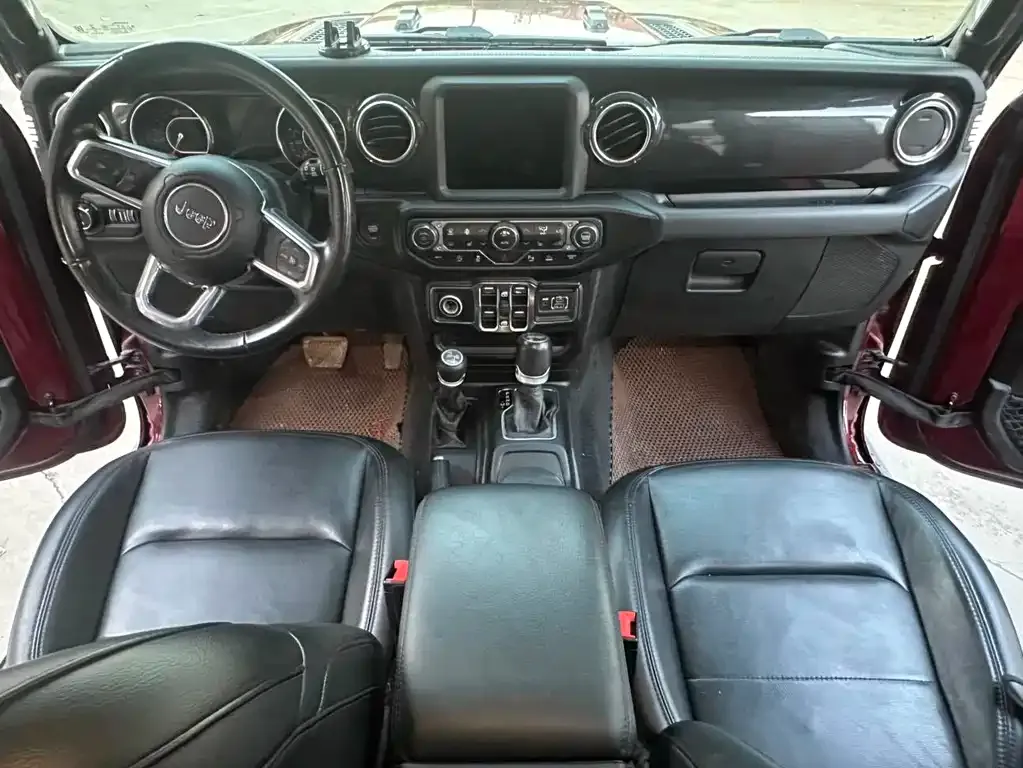 Jeep Wrangler — фото 10
