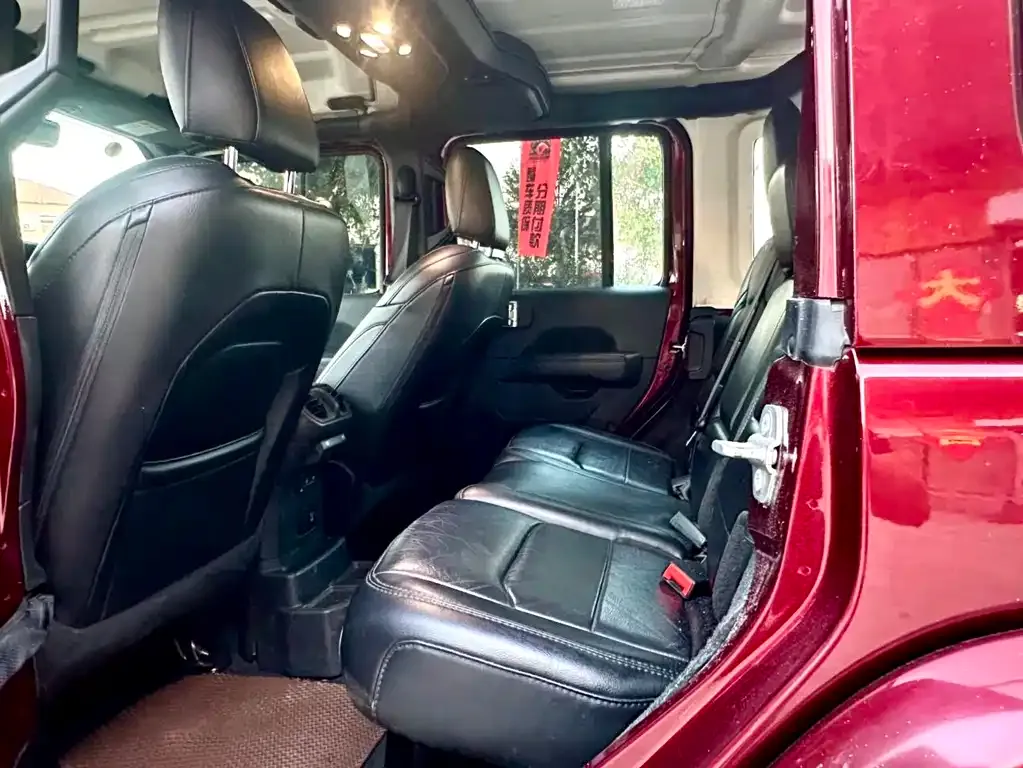 Jeep Wrangler — фото 4