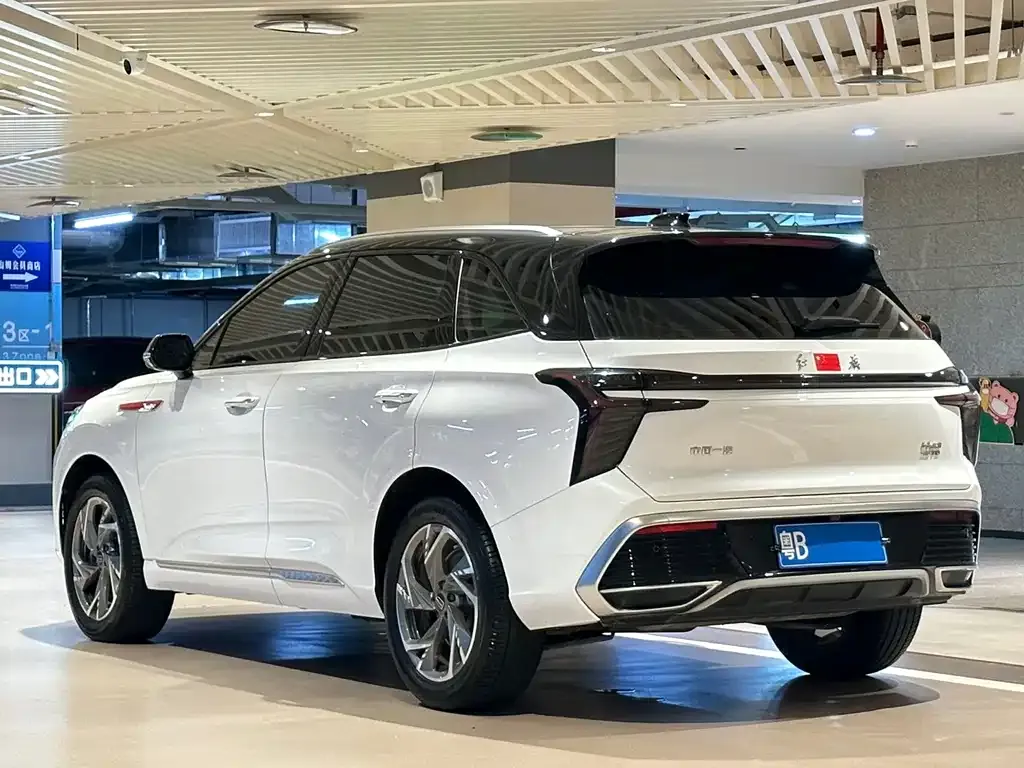Hongqi HS3 — фото 2