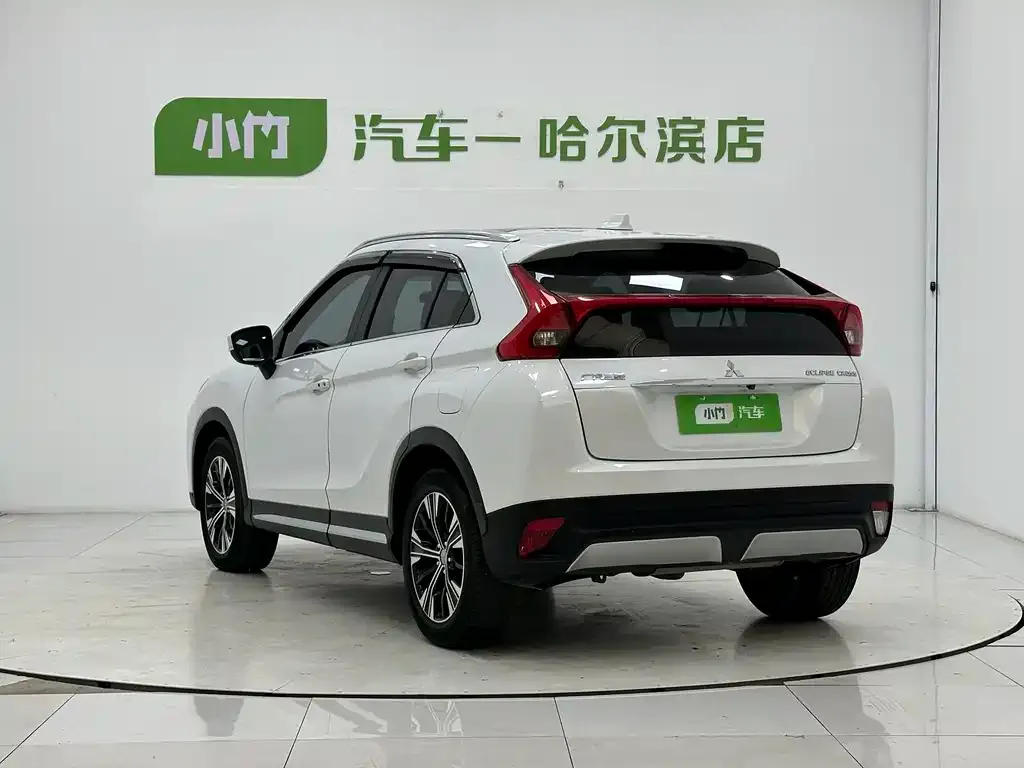 Mitsubishi Eclipse Cross — фото 8