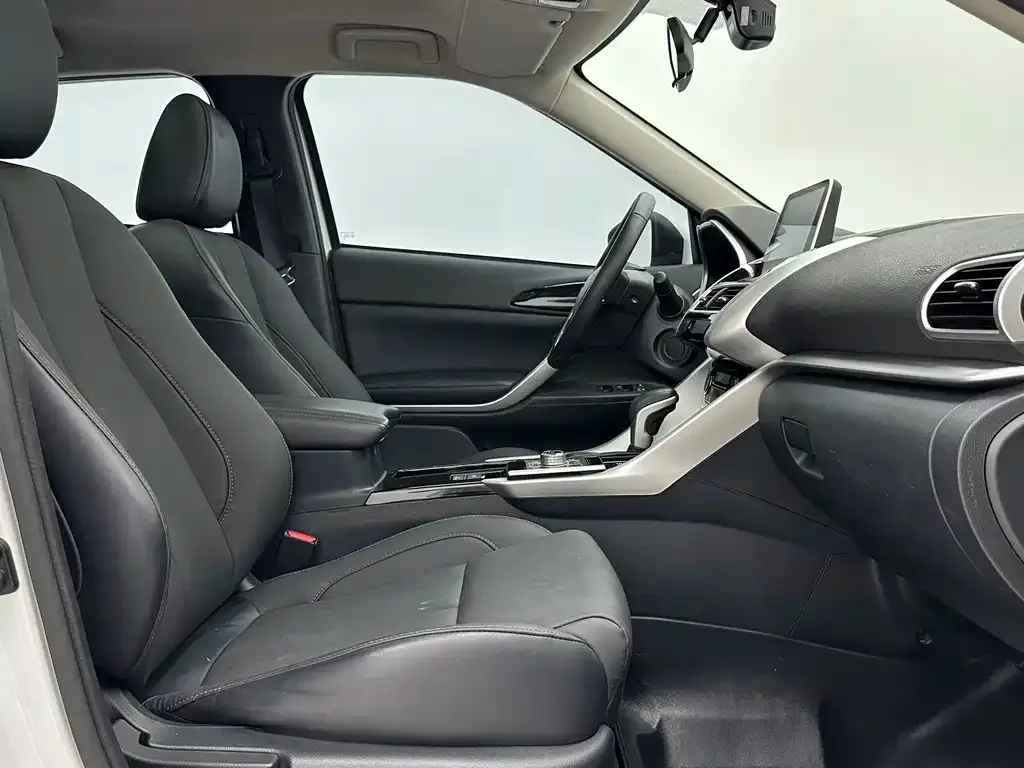 Mitsubishi Eclipse Cross — фото 7