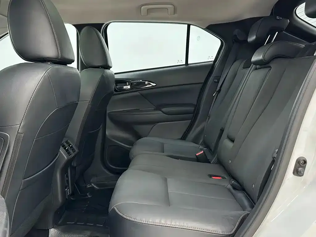 Mitsubishi Eclipse Cross — фото 9