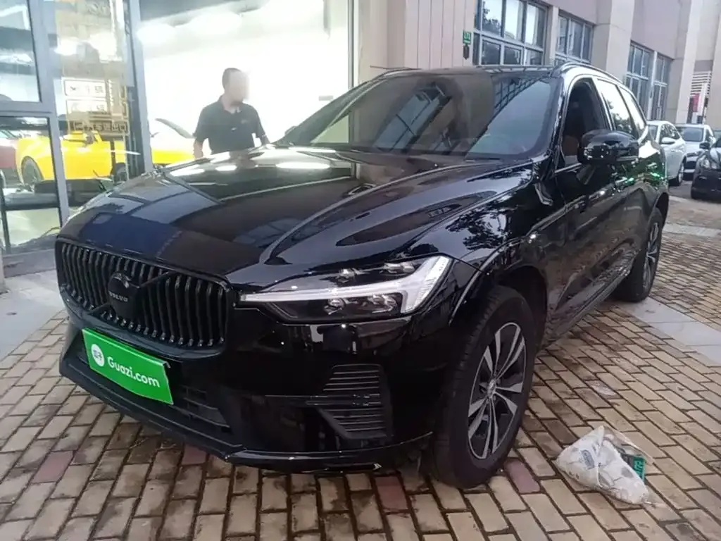 Volvo XC60 — фото 1