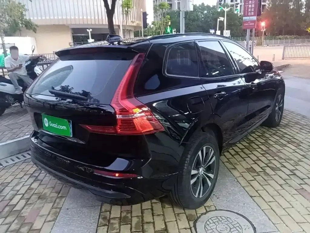 Volvo XC60 — фото 6