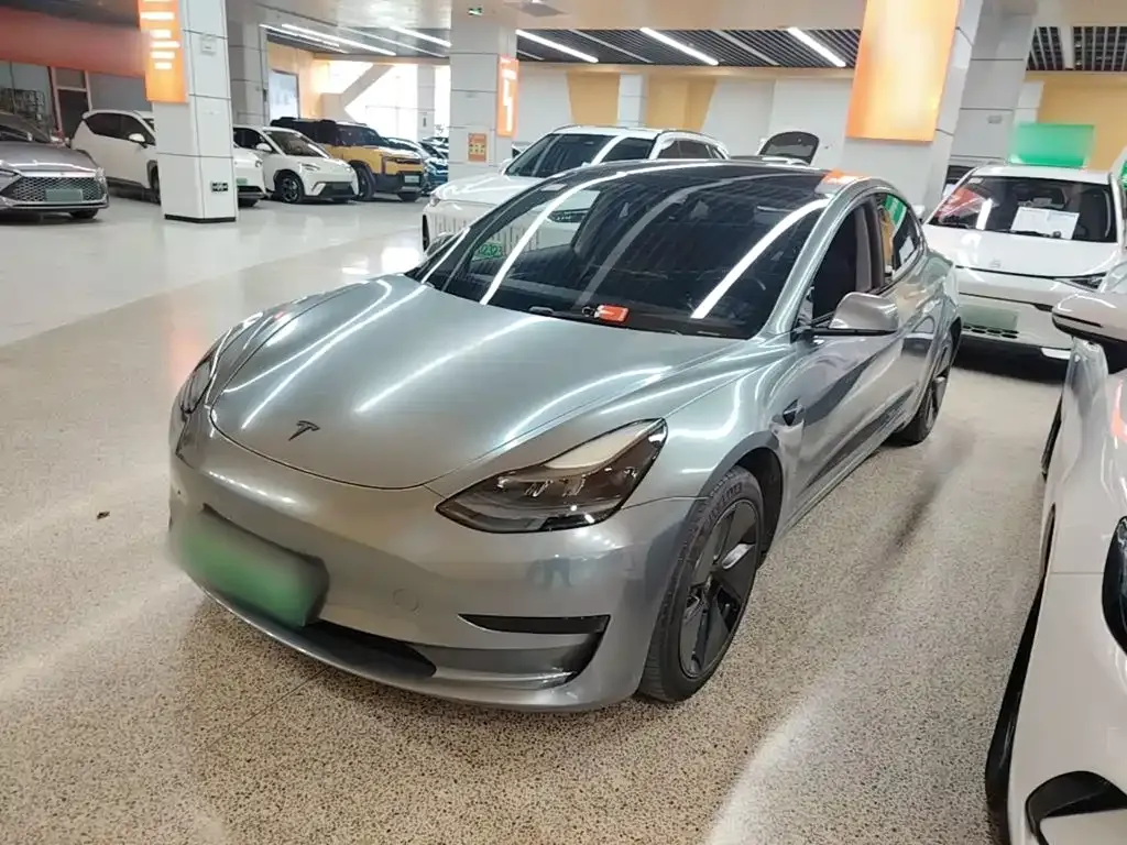 Tesla Model 3 — фото 3