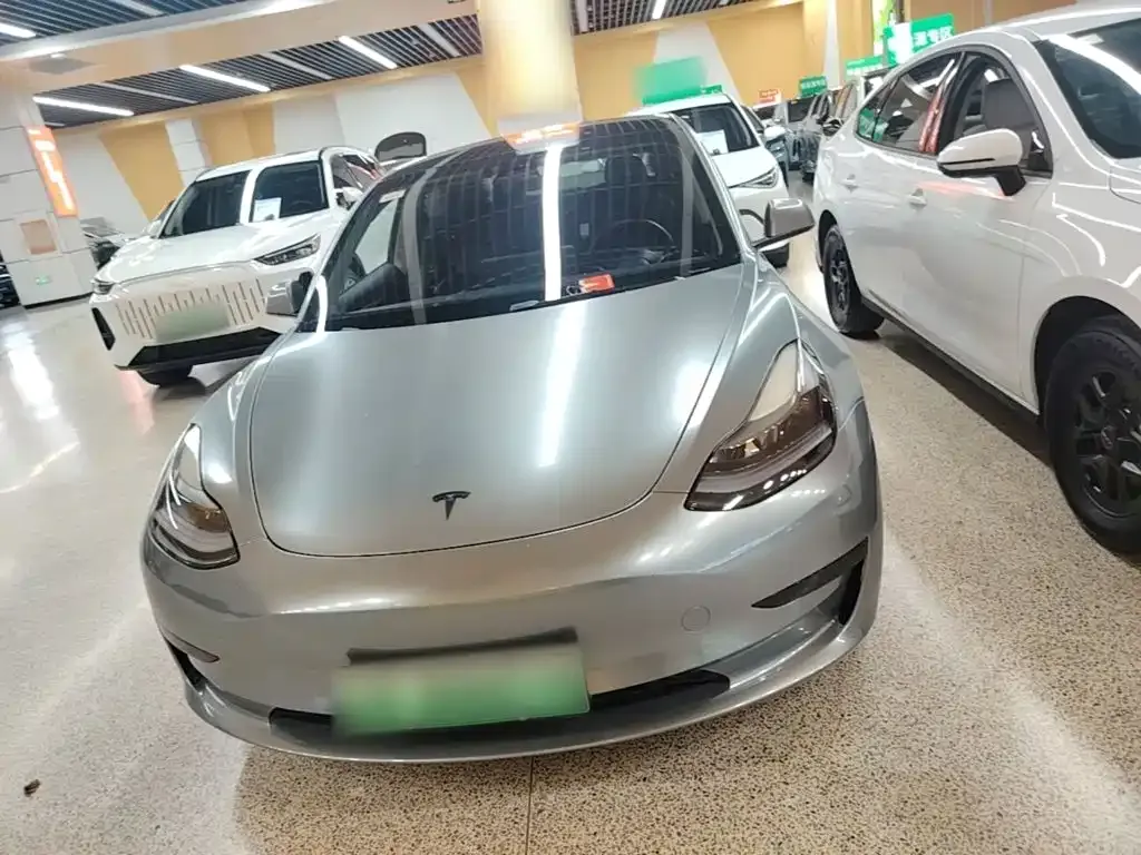 Tesla Model 3 — фото 10