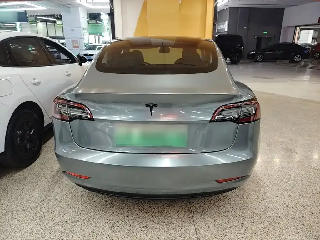 Tesla Model 3 — фото 6