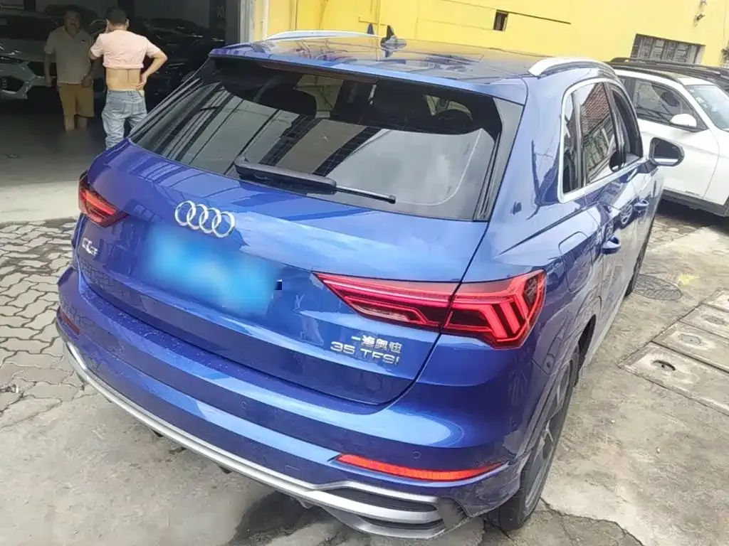 Audi Q3 — фото 10