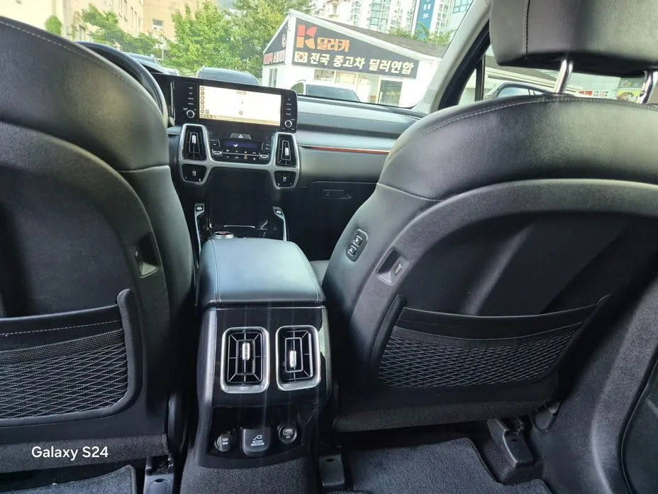 Kia Sorento — фото 7