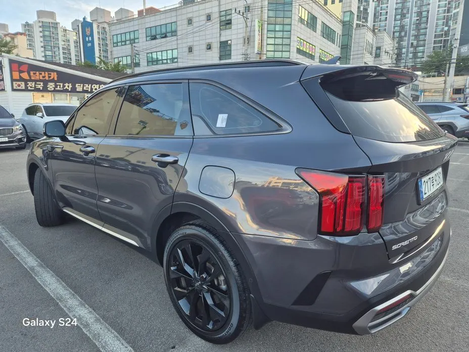 Kia Sorento — фото 5